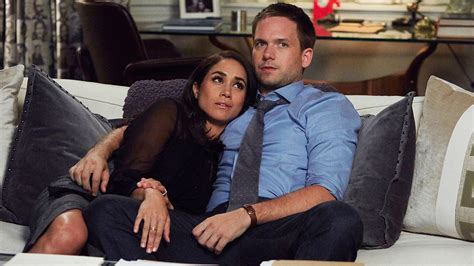 Patrick J. Adams Says Meghan Markle Made Fun of His Nude。